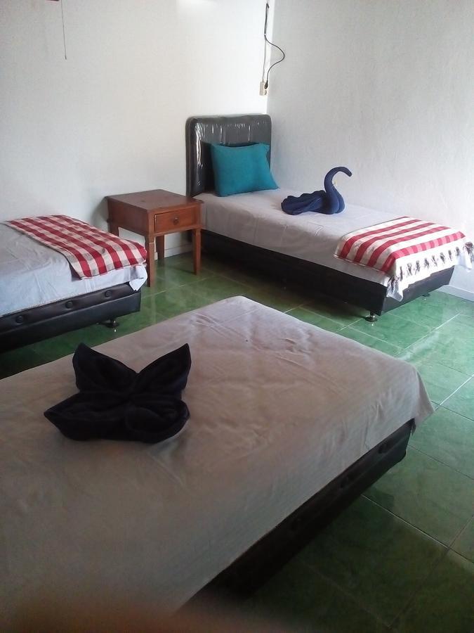 Izaac'S Bed & Breakfast Lovina  Ngoại thất bức ảnh