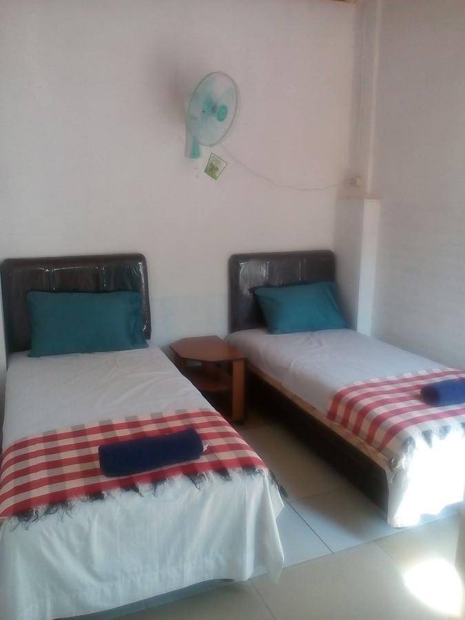 Izaac'S Bed & Breakfast Lovina  Ngoại thất bức ảnh