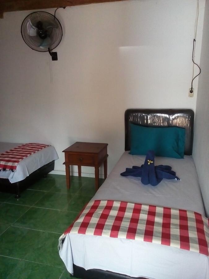 Izaac'S Bed & Breakfast Lovina  Ngoại thất bức ảnh