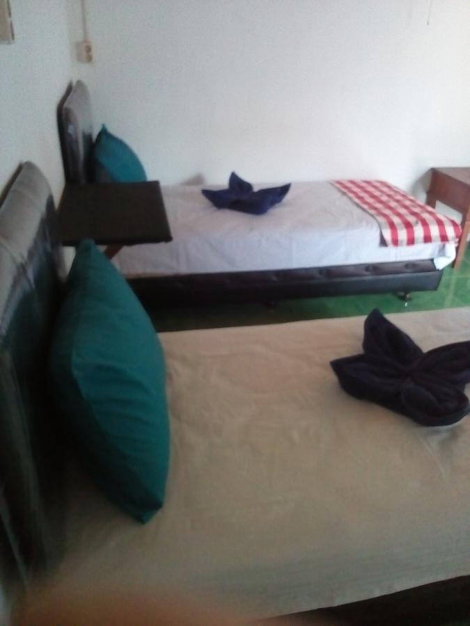Izaac'S Bed & Breakfast Lovina  Ngoại thất bức ảnh