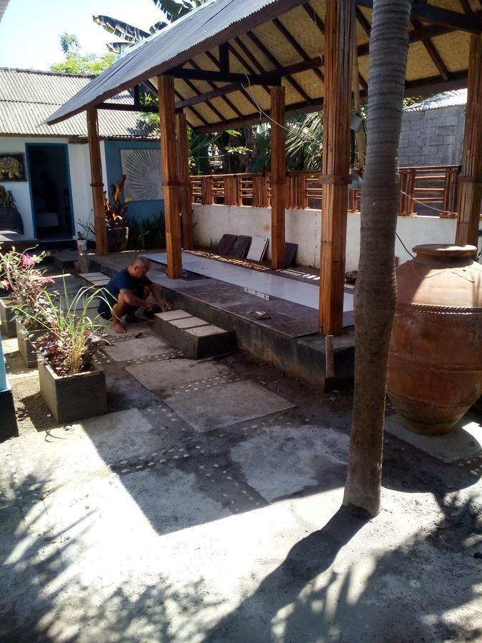 Izaac'S Bed & Breakfast Lovina  Ngoại thất bức ảnh