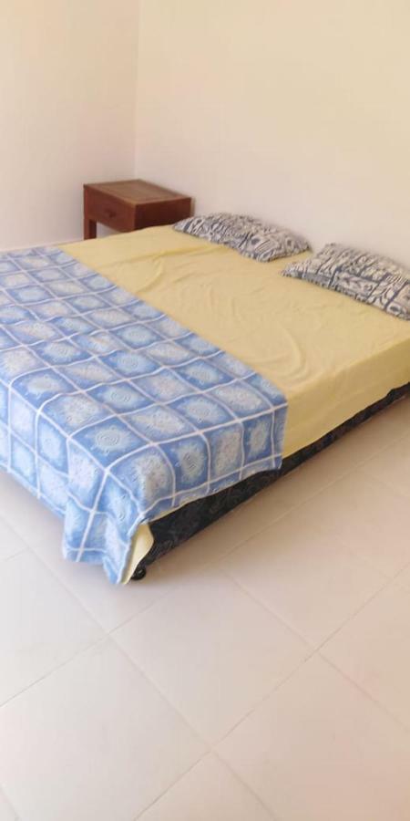 Izaac'S Bed & Breakfast Lovina  Ngoại thất bức ảnh